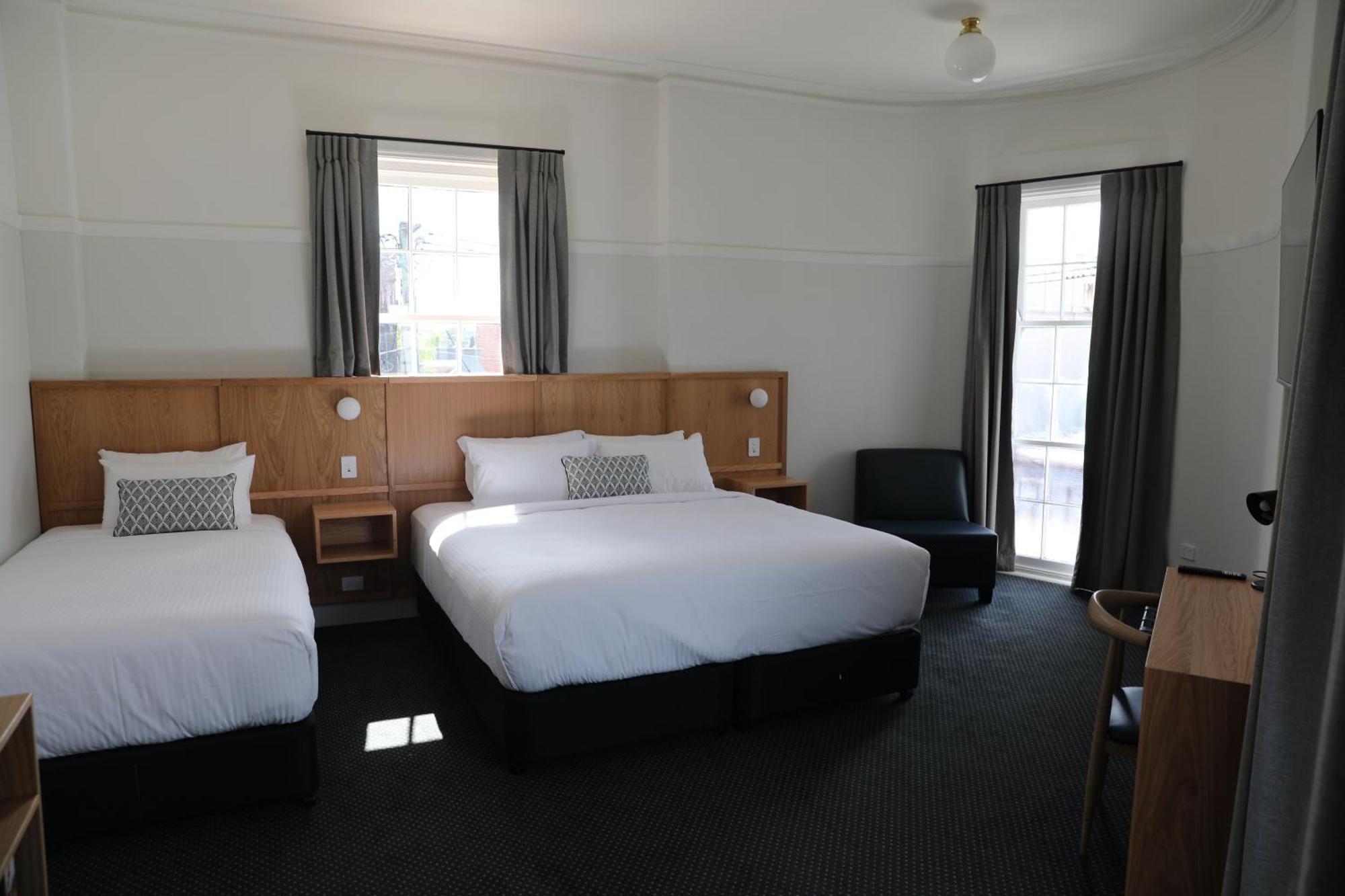 Mortdale 4*
